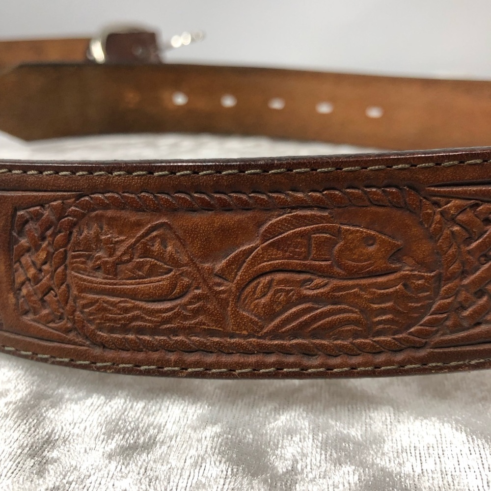 Justin Tooled Belt Outdoorsman Western Cowhide Leather Embossed Hunting Fishing - Picture 8 of 15